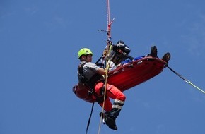 Kreisfeuerwehrverband Calw e.V.: KFV-CW: Medizinischer Notfall in 170 Metern H&ouml;he / Rettung an Windkraftanlage