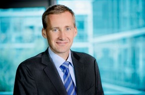 E.ON Energie Deutschland GmbH: "Wer auf Solar setzt, hat 2014 kräftig profitiert" / Interview mit E.ON-Geschäftsführer Rolf Fouchier über das Sonnenjahr 2014 und dezentrale Energieerzeugung (FOTO)
