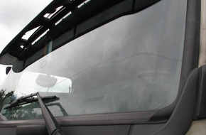 Polizeipräsidium Frankfurt am Main: POL-F: 090710 - 867 Frankfurt-Höchst: Spanischer Lkw bei Gefahrgutkontrollen aus dem Verkehr gezogen