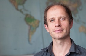 NOMOS Glash&uuml;tte: "Gesundheit darf nicht vom Portemonnaie abh&auml;ngen" / Christian Katzer, Chef der deutschen Sektion von &Auml;rzte ohne Grenzen im Interview mit NOMOS Glash&uuml;tte