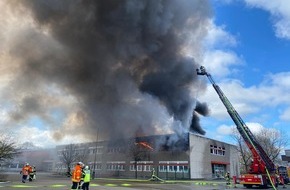 Polizeiinspektion Wilhelmshaven/Friesland: POL-WHV: Großbrand an der Marion-Dönhoff-Schule - Pressemitteilung der Stadt Wilhelmshaven