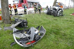 Freiwillige Feuerwehr Stockach: FW Stockach: Verkehrsunfall mit eingeklemmter Person