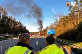 Polizeiautobahnstation Kaiserslautern und Zentrale Verkehrsdienste: POL-PASTKL: Pkw fängt nach Auffahrunfall Feuer