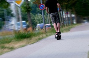 Deutscher Verkehrssicherheitsrat e.V.: E-Scooter-Unf&auml;lle steigen um 38,1 Prozent: DVR fordert Bef&auml;higungsnachweis und Mindestalter von 15 Jahren