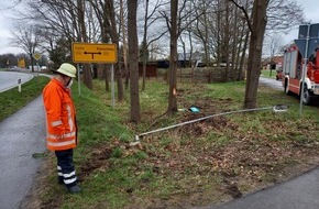 Feuerwehr Flotwedel: FW Flotwedel: Beschädigte Straßenlaternen sorgen für Feuerwehreinsätze