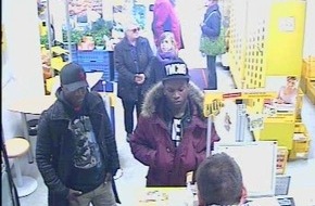 Polizei Düsseldorf: POL-D: Rees / Düsseldorf - Wer kennt die Männer auf dem Foto?