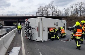 Feuerwehr Oberhausen: FW-OB: Wohnmobil verunfallt auf A3