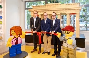 LEGO GmbH: Neueröffnung: LEGO Store Berlin wird zum Flagship Store mit viel
Hauptstadtflair