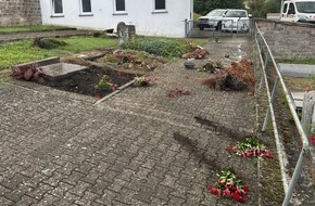 Polizeiinspektion Lauterecken: POL-PILEK: Schockierender Vandalismus auf Friedhof