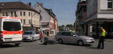Polizeiinspektion Nienburg / Schaumburg: POL-NI: Autofahrer übersieht Kradfahrerin  -Bild im Download-
