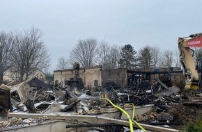 Kreispolizeibehörde Höxter: POL-HX: Großbrand in Brakel: Polizei nimmt Ermittlungen auf