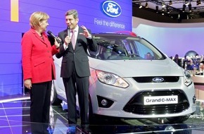 Ford-Werke GmbH: Bundeskanzlerin Merkel auf Ford IAA-Stand