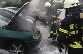 Feuerwehr Plettenberg: FW-PL: PKW auf Aqua Magis Parkplatz in Plettenberg geriet in Brand.