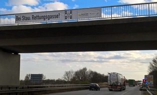 Polizeidirektion Neustadt/Weinstraße: POL-PDNW: Rettungsgasse - neue Banner im Bereich BAB6 / BAB61
