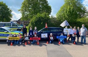 Polizeiinspektion Nienburg / Schaumburg: POL-NI: Aktion "Achtung Auto" - Schüler lernen richtiges Verhalten im Straßenverkehr