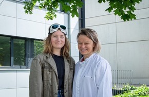 Leibniz Universität Hannover: Pressemitteilung Nr. 071/2025 der Leibniz Universität Hannover   Wissenschaft trifft Kunst: Warum ist die Raumzeit krumm?