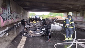 Feuerwehr Dortmund: FW-DO: Brennender PKW auf der Autobahn