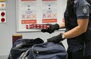 Hauptzollamt Frankfurt am Main: HZA-F: Zoll am Frankfurter Flughafen verhindert Schmuggel von Luxuswaren im Reiseverkehr