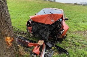 Polizeidirektion Kaiserslautern: POL-PDKL: Unfall mit Sachschaden