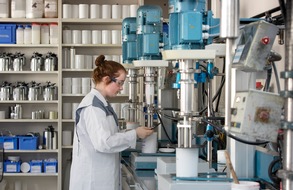 Arbeitgeberverband Chemie Baden-Württemberg e.V.: Chemie Baden-Württemberg 1.-3. Quartal 2020: Ausbildungsplatzangebot auf gutem Niveau / Umsatzeinbußen