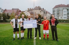 LÖWEN ENTERTAINMENT GmbH: Benefiz-Spiel für die Betze-Engel: FC Bundestag trifft auf die FCK-Traditionsmannschaft