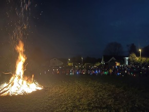 FW Hennef: Feuerwehr Hennef unterstützt Martinszüge