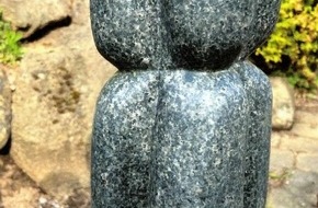 Polizeipr&auml;sidium Neubrandenburg: POL-NB: Granitskulptur aus Au&szlig;engalerie in Wreechen entwendet