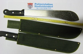 Polizeiinspektion Hameln-Pyrmont/Holzminden: POL-HM: Wer ist der Eigentümer von aufgefundenen Macheten?