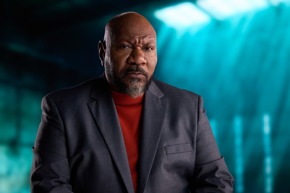 Die deutsche Stimme von Ving Rhames: Interview mit Tilo Schmitz, der dem Hollywood-Star in der Doku-Reihe „History‘s Deadliest mit Ving Rhames“ seine Stimme leiht