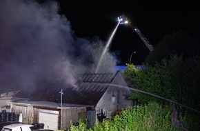 Feuerwehr Iserlohn: FW-MK: Brand einer KFZ Werkstatt beschäftigt die Feuerwehr