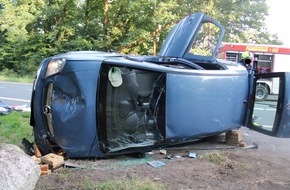 Polizei Minden-Lübbecke: POL-MI: Seniorin zieht sich bei Alleinunfall schwere Verletzungen zu