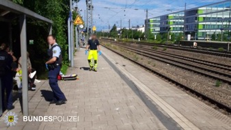 Bundespolizeidirektion München: Bundespolizeidirektion München: Personenunfall am Heimeranplatz - 82-Jährige leicht verletzt