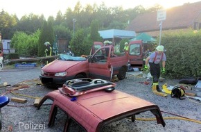 Polizeipräsidium Westpfalz: POL-PPWP: Im Auto eingeschlafen - mit Rettungsschere befreit