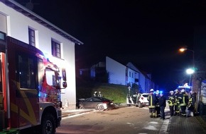 Polizeipräsidium Westpfalz: POL-PPWP: Unfall mit zwei Schwerverletzten