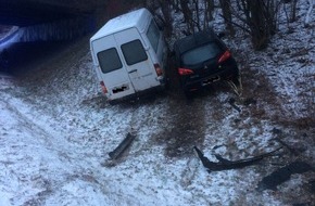 Feuerwehr Iserlohn: FW-MK: Zwei witterungsbedingte Verkehrsunfälle auf der Autobahn 46