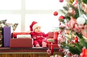 Wort & Bild Verlagsgruppe - Gesundheitsmeldungen: Weihnachtsferien mit Baby - ohne Stress / Zum ersten Mal mit dem Neugeborenen unterwegs zu Oma und Opa oder in den Urlaub? "Baby und Familie" gibt jungen Familien wertvolle Tipps