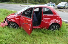 Kreispolizeibehörde Oberbergischer Kreis: POL-GM: Auto überschlägt sich bei Unfall - Fahrer alkoholisiert