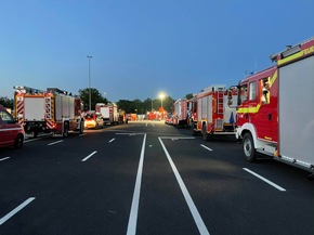 FW Ratingen: Viele überörtliche Einsätze - Feuerwehr Ratingen lange Zeit gefordert