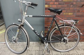 Kreispolizeibehörde Borken: POL-BOR: Vreden-Gaxel - Wer kennt diese Fahrräder?