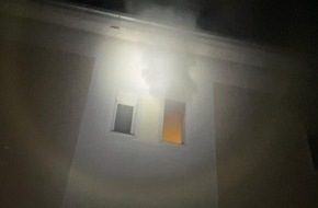 Feuerwehr Dortmund: FW-DO: 04.03.2022 - FEUER IN MITTE-OST Feuerwehr rettet Mieter bei Wohnungsbrand