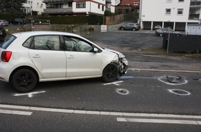 Polizei Rheinisch-Bergischer Kreis: POL-RBK: Rösrath - Verkehrsunfall wegen Wendemanöver