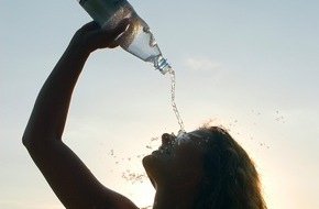 Informationszentrale Deutsches Mineralwasser: Erfrischendes Mineralwasser