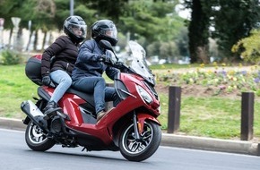 Peugeot Motocycles: Pressemitteilung | Regeln für Rollerfahrer: Wann gibt es Bußgeld, Verwarnungsgeld oder Geldstrafe?
