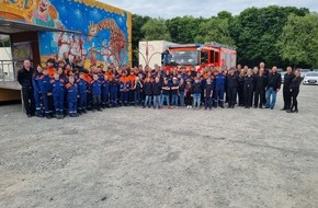 Feuerwehr Remscheid: FW-RS: Die Freiwillige Feuerwehr Remscheid zu Gast im Cirkus Barum