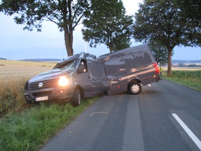 POL-HI: Spektakulärer Verkehrsunfall mit glimpflichen Ausgang