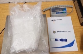 Bundespolizeidirektion Sankt Augustin: BPOL NRW: Bundespolizei findet ein Kilo Kokain im Gepäckfach eines international verkehrenden Reisebusses