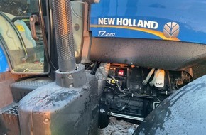 Freiwillige Feuerwehr Alpen: FW Alpen: Traktor fing Feuer