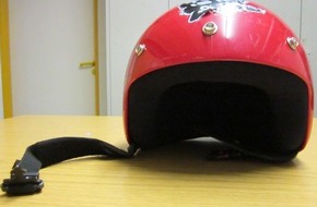 Polizeiinspektion Hildesheim: POL-HI: Polizei in Sarstedt sucht Eigentümer eines Motorradhelms  Sarstedt, -Parkplatz Innerstebad