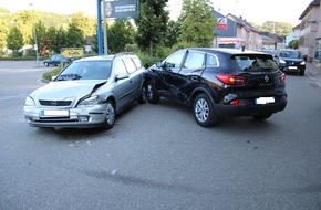 Polizeidirektion Kaiserslautern: POL-PDKL: Vorfahrtsberechtigte übersehen - Unfall mit einer Verletzten und hohem Sachschaden