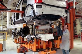 Audi AG: 1999: Audi Konzern baut starke Position weiter aus